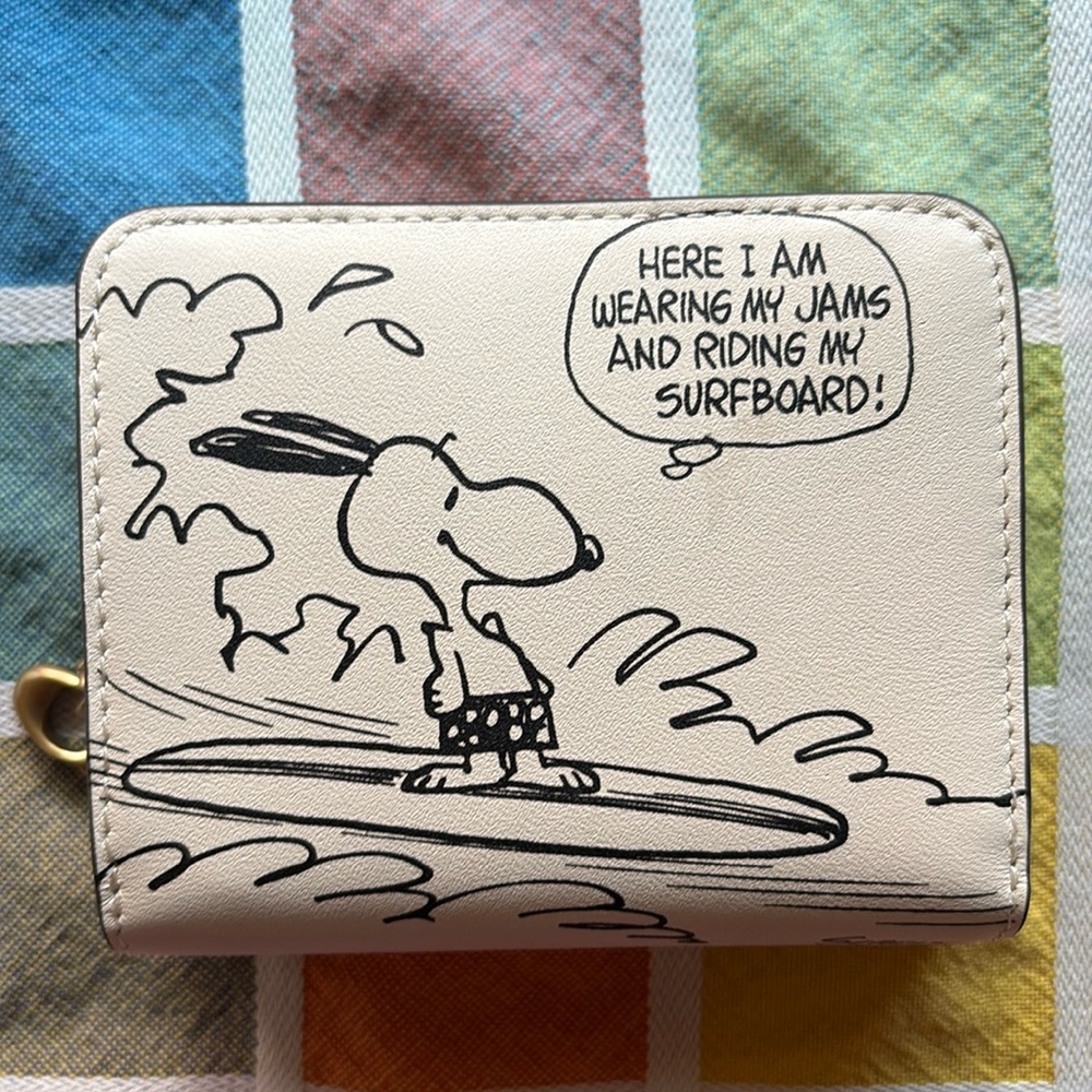 🐶 Coach X Peanuts Essential Billfold Wallet With Newspaper Print 🐶 NWT 🐶